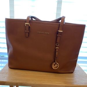 Michael Kors jet set tote
